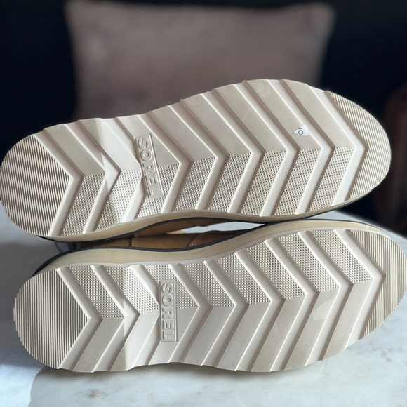 NEW Sorel Hi-Line Chelsea Boot - Picture 10 of 12